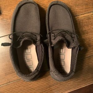 Hey Dude shoes - men 7/women 9